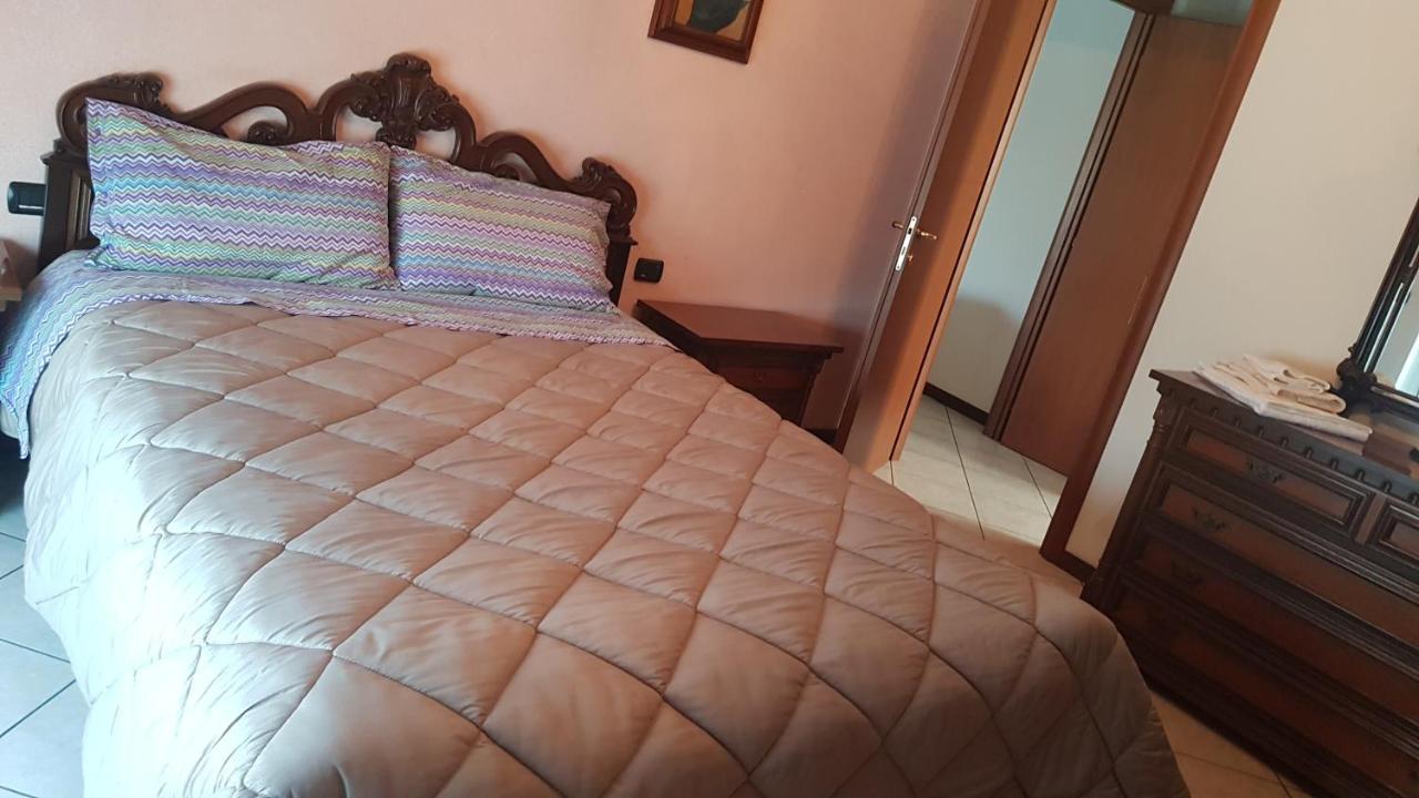 Appartement Iris à Cislago Extérieur photo