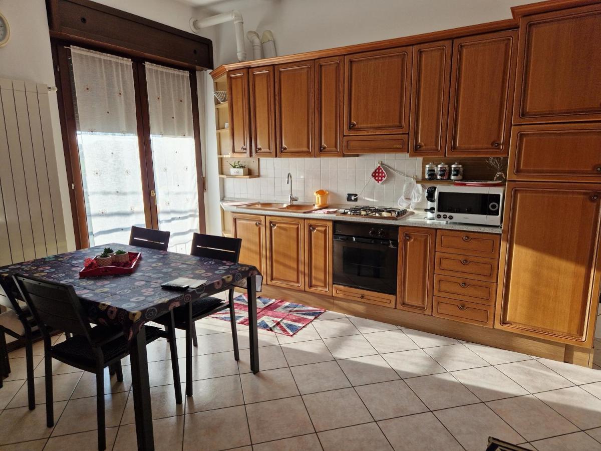 Appartement Iris à Cislago Extérieur photo