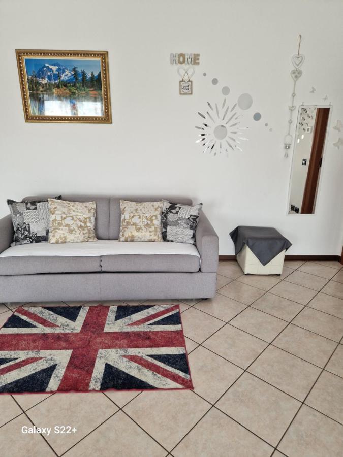 Appartement Iris à Cislago Extérieur photo